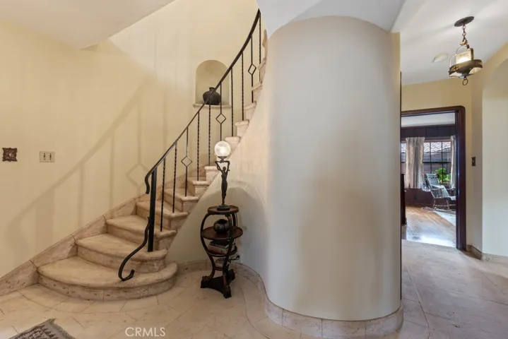 Magnesite staircase