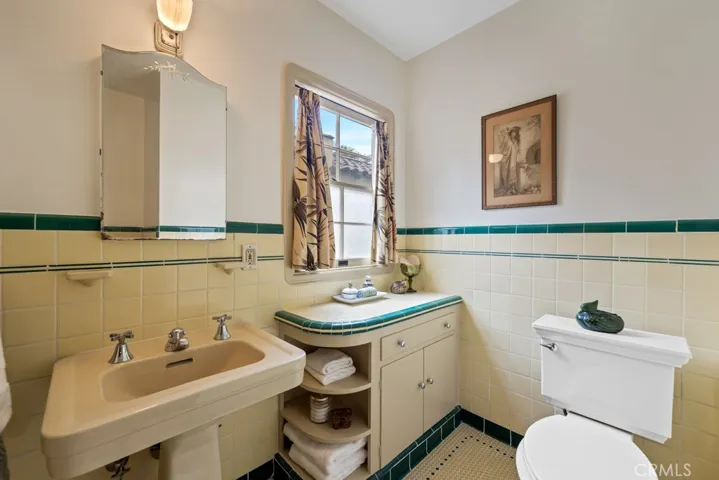 901 East 37th Street, Long Beach, California 90807