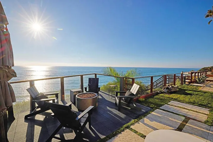 1472 Neptune Avenue, Encinitas, California 92024