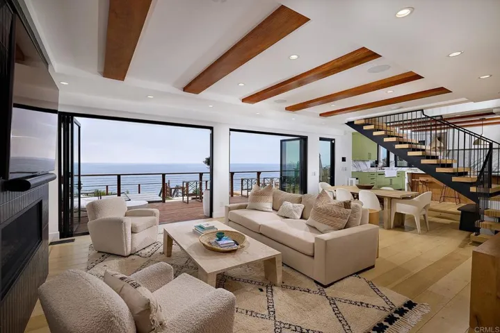 1472 Neptune Avenue, Encinitas, California 92024