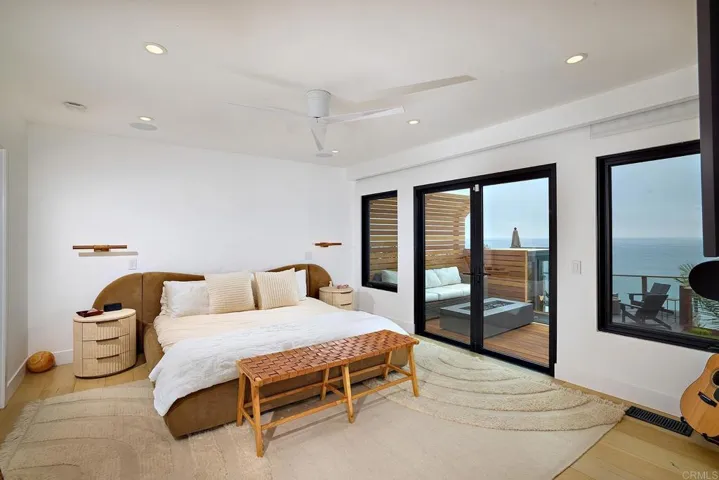 1472 Neptune Avenue, Encinitas, California 92024