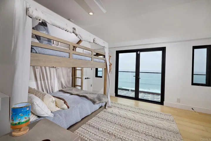1472 Neptune Avenue, Encinitas, California 92024