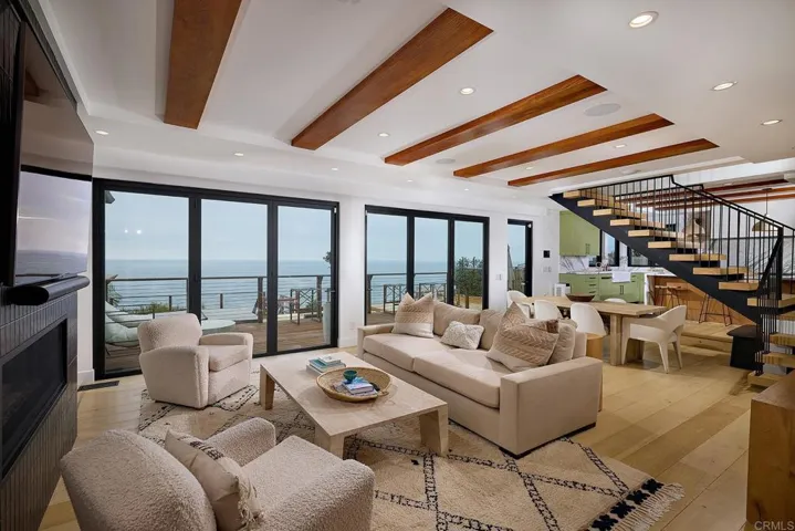 1472 Neptune Avenue, Encinitas, California 92024