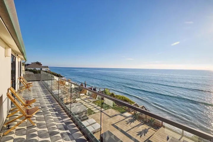 1472 Neptune Avenue, Encinitas, California 92024