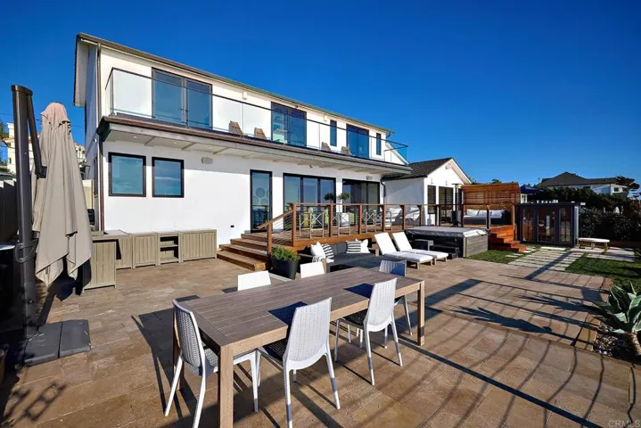 1472 Neptune Avenue, Encinitas, California 92024