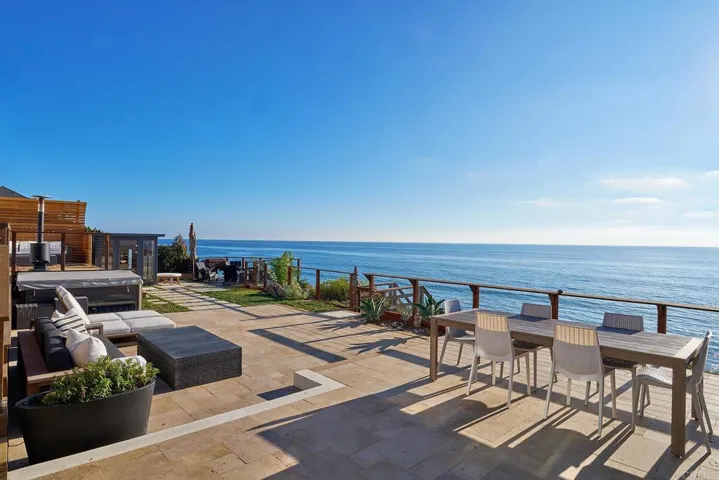1472 Neptune Avenue, Encinitas, California 92024