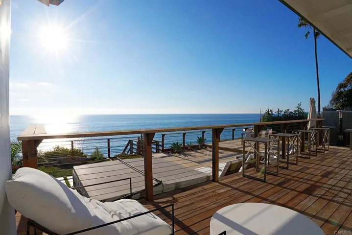 1472 Neptune Avenue, Encinitas, California 92024