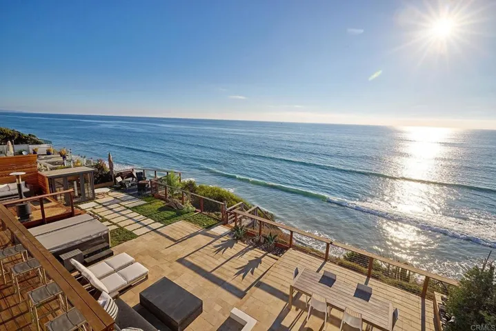 1472 Neptune Avenue, Encinitas, California 92024