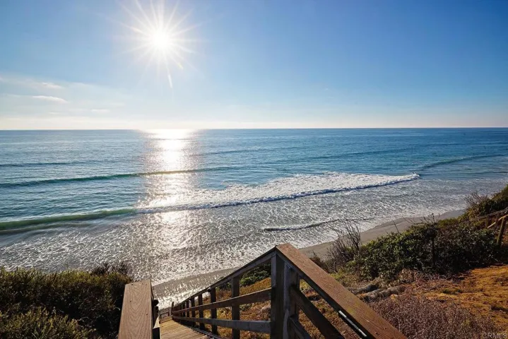1472 Neptune Avenue, Encinitas, California 92024