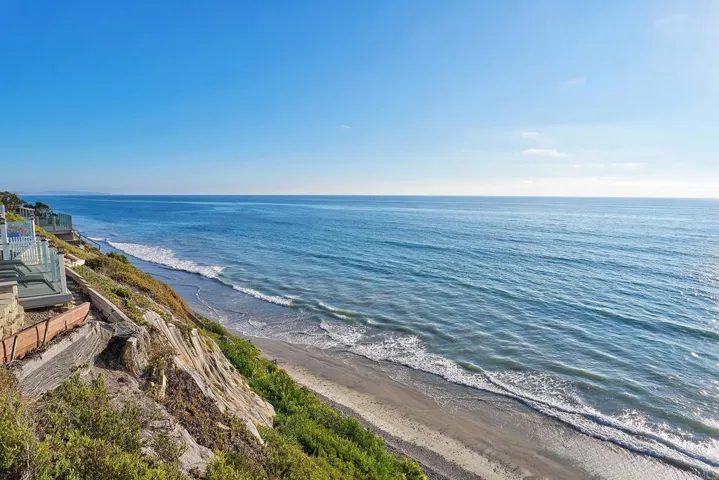 1472 Neptune Avenue, Encinitas, California 92024