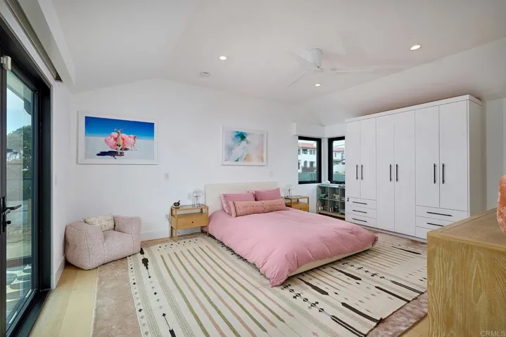 1472 Neptune Avenue, Encinitas, California 92024