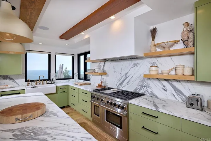 1472 Neptune Avenue, Encinitas, California 92024