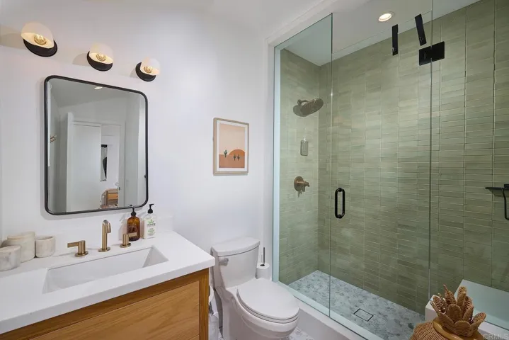 1472 Neptune Avenue, Encinitas, California 92024