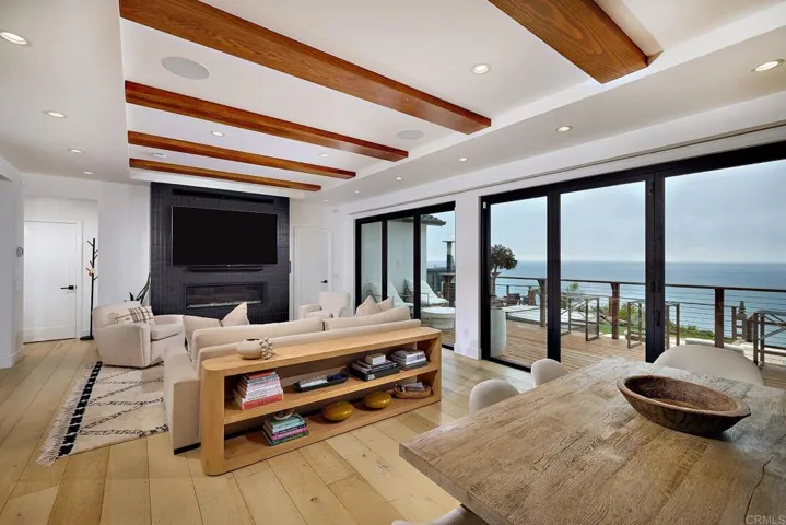 1472 Neptune Avenue, Encinitas, California 92024