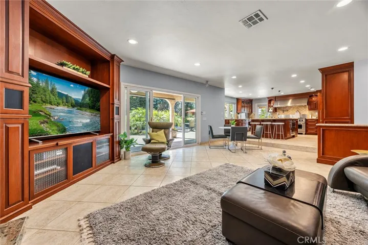 18962 Gordon Lane, Yorba Linda, California 92886