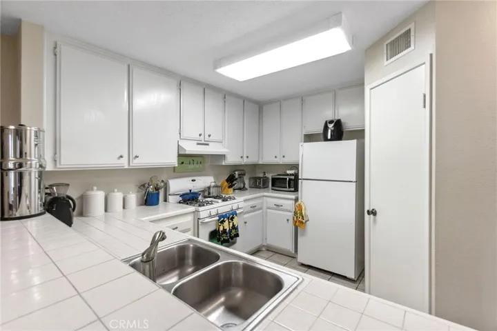 25752 View Pointe 3b, Lake Forest, California 92630