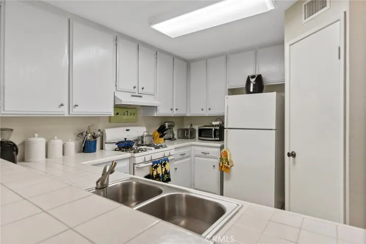25752 View Pointe 3b, Lake Forest, California 92630