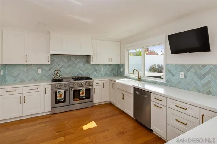 3805 Carnegie Drive, Oceanside, California 92056