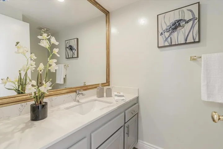 41 Chimney Rock, Oakland, California 94605
