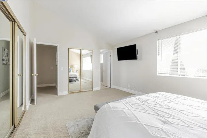 41 Chimney Rock, Oakland, California 94605