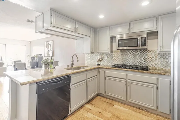 41 Chimney Rock, Oakland, California 94605