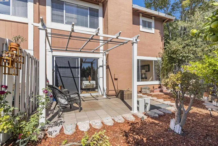 41 Chimney Rock, Oakland, California 94605