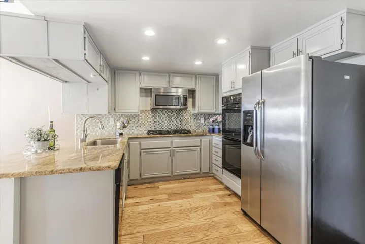 41 Chimney Rock, Oakland, California 94605