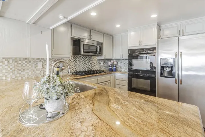 41 Chimney Rock, Oakland, California 94605