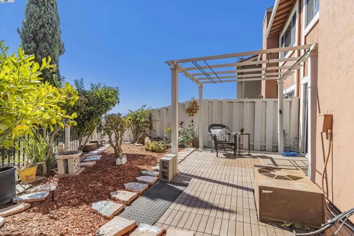 41 Chimney Rock, Oakland, California 94605