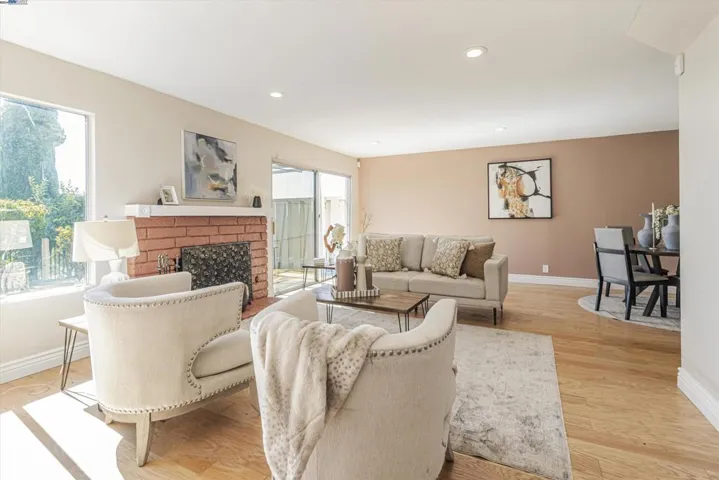41 Chimney Rock, Oakland, California 94605