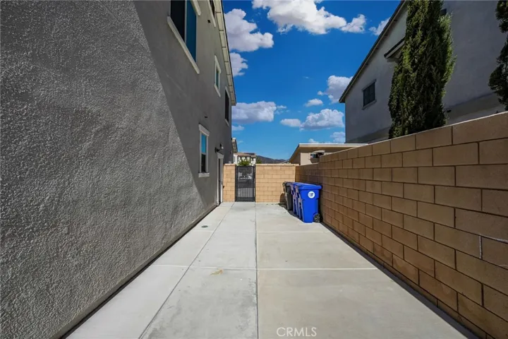 16009 Pitzer Street, Fontana, California 92336