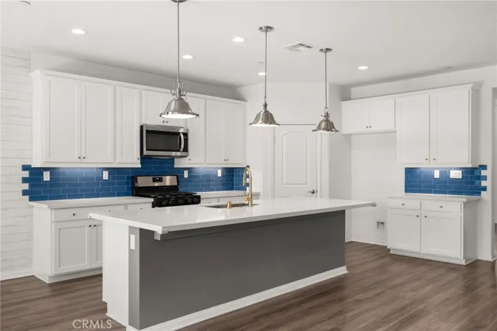 16009 Pitzer Street, Fontana, California 92336