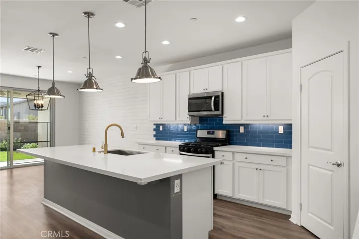 16009 Pitzer Street, Fontana, California 92336