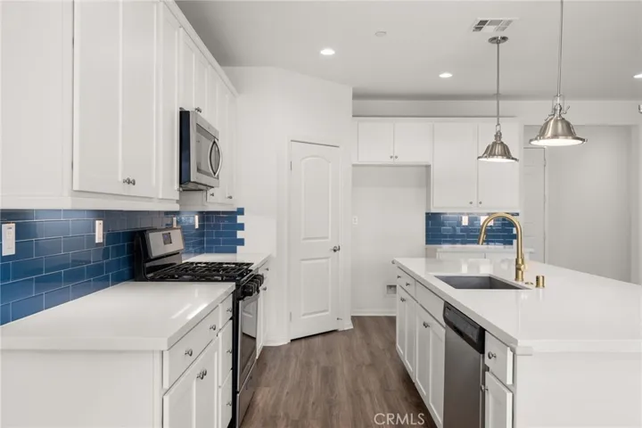 16009 Pitzer Street, Fontana, California 92336