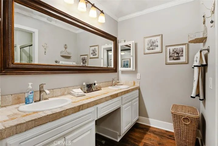 Master Bath Room