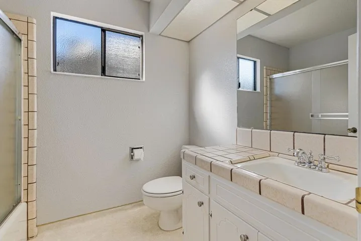 330 Donnas Lane, Hollister, California 95023