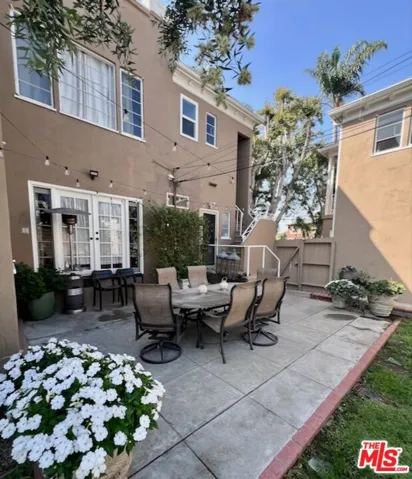 374 S La Jolla Avenue, Los Angeles, California 90048