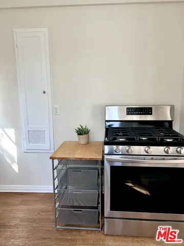 374 S La Jolla Avenue, Los Angeles, California 90048