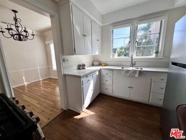 374 S La Jolla Avenue, Los Angeles, California 90048