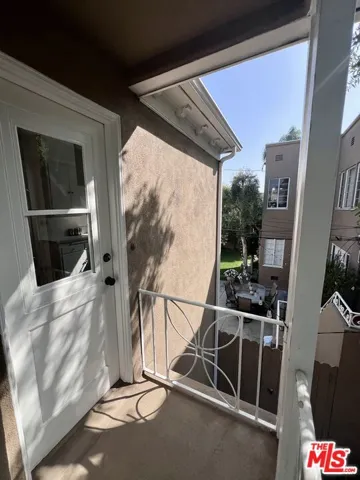 374 S La Jolla Avenue, Los Angeles, California 90048