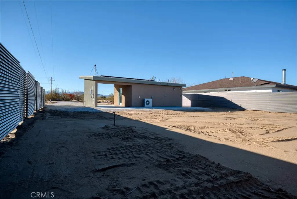 4955 1st Street E, Joshua Tree, California 92252 home-pic-6