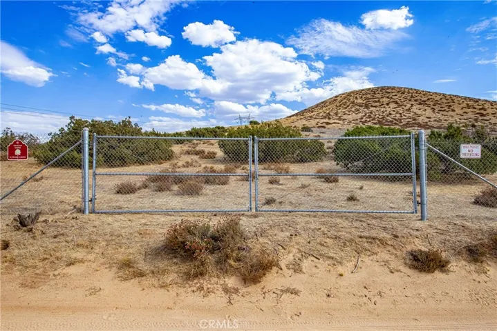 1 Eagle Butte Road, Palmdale, California 93551