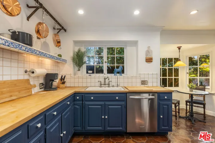 9092 St Ives Drive, Los Angeles, California 90069