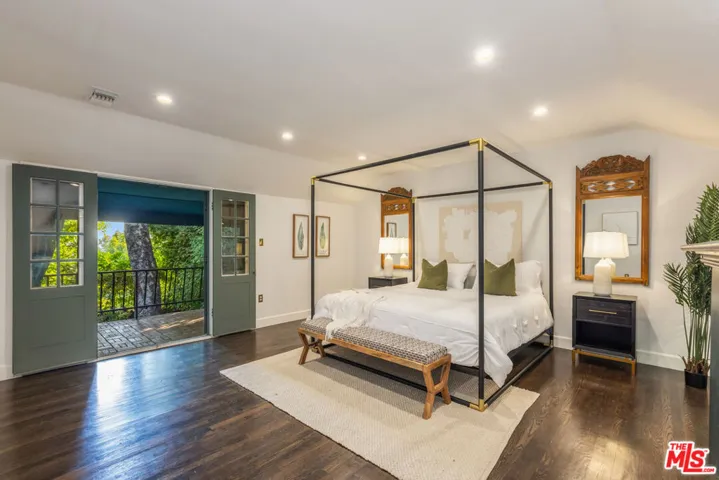 9092 St Ives Drive, Los Angeles, California 90069