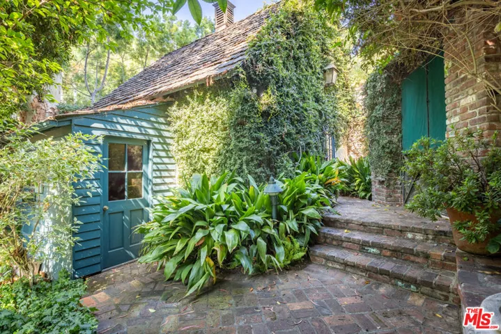9092 St Ives Drive, Los Angeles, California 90069