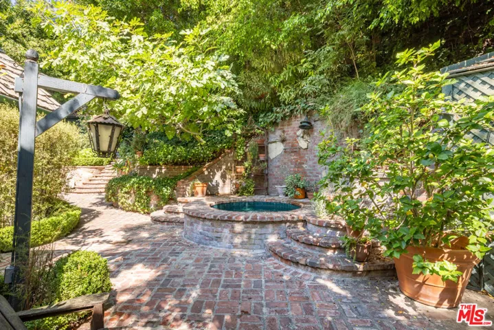 9092 St Ives Drive, Los Angeles, California 90069
