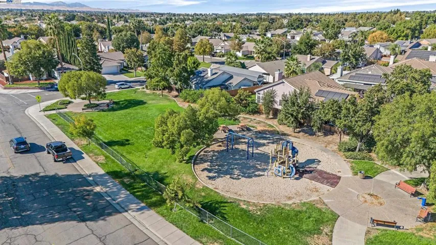 1835 Lone Fox Ct, Tracy, California 95376