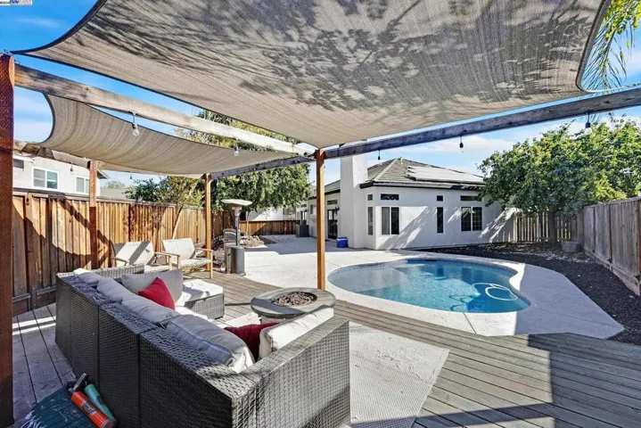 1835 Lone Fox Ct, Tracy, California 95376