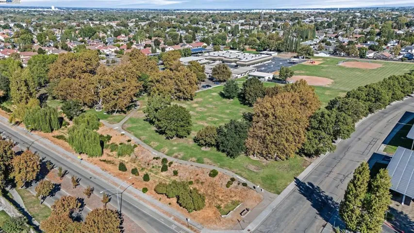 1835 Lone Fox Ct, Tracy, California 95376