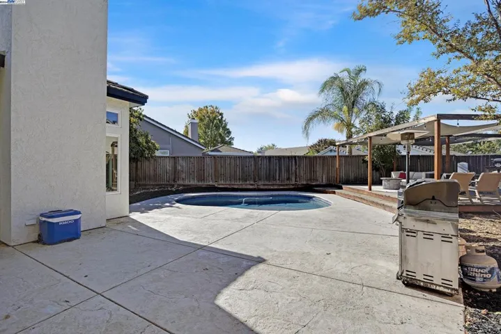 1835 Lone Fox Ct, Tracy, California 95376